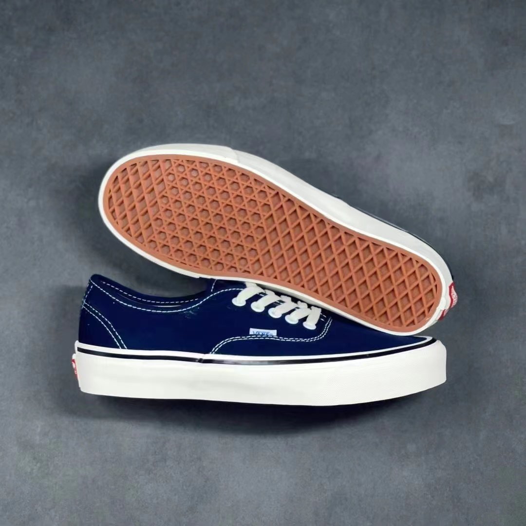 SenekartO's tweet photo. VANS   “OFF THE WALL “
Price 1800
📞 5862056 https://t.co/JnykTFSqkz