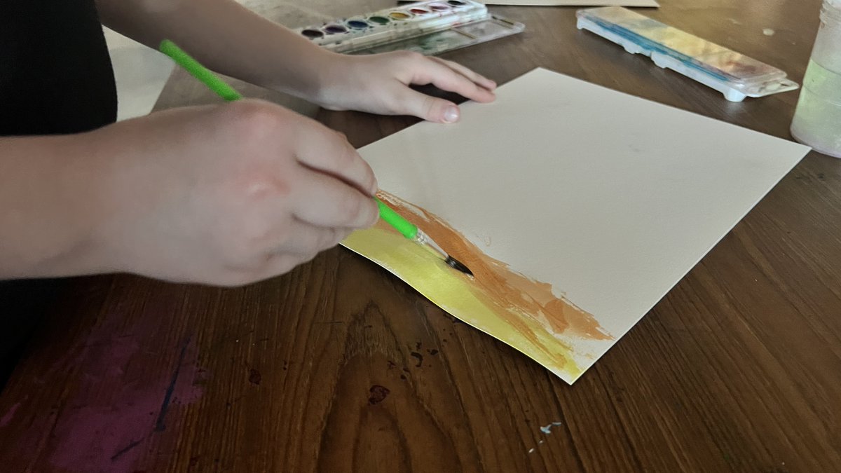 IPSMerleSidener's tweet photo. Some Friday Free Art with our second graders today! #BigCreative in here. https://t.co/rs5OGeXFHr