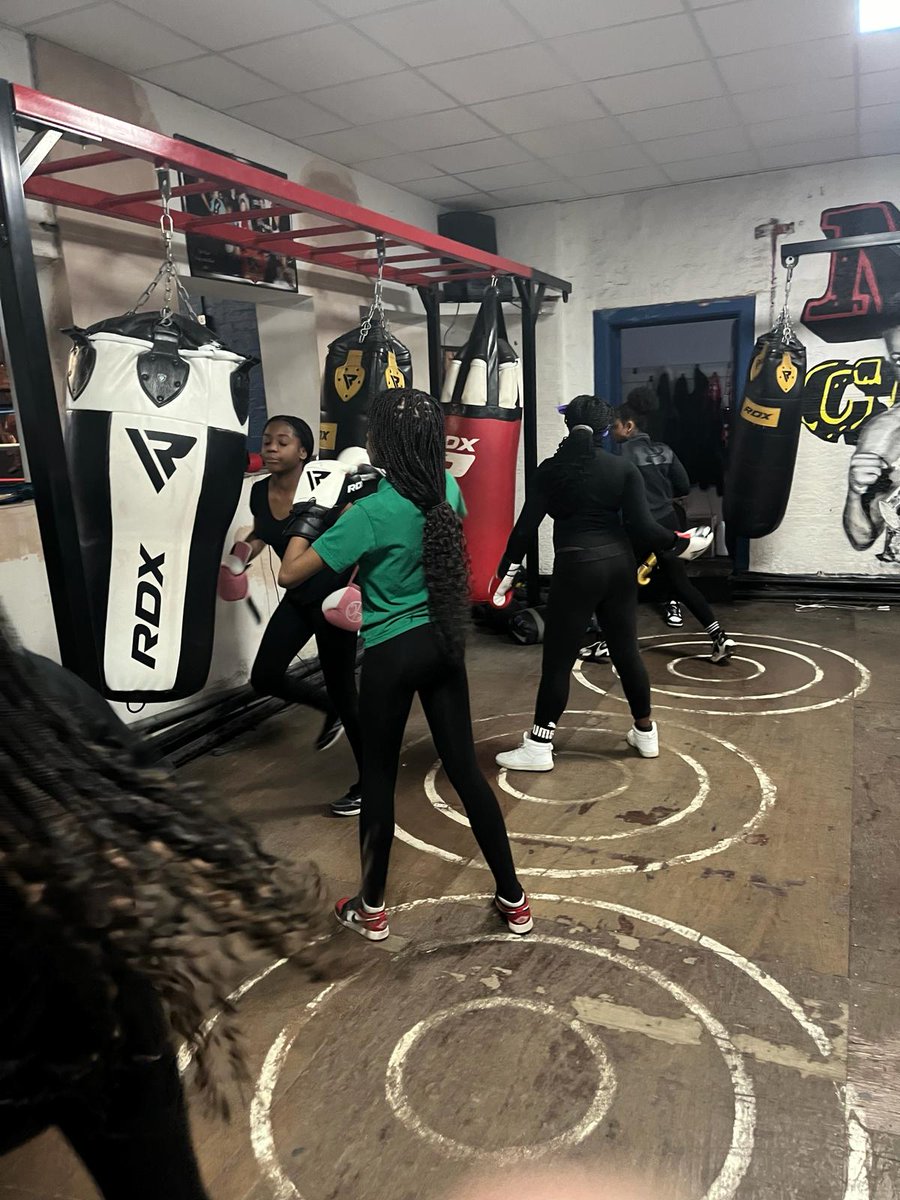 SMRCHS's tweet photo. Our Year 8 girls have been given a fantastic opportunity to take part in Boxing classes at Collyhurst & Moston Boxing Club
Great to see them getting involved in something new and challenging, well done girls ๐๐
#girlsboxing #Boxing #manchesterboxing https://t.co/qppCGdJNJl