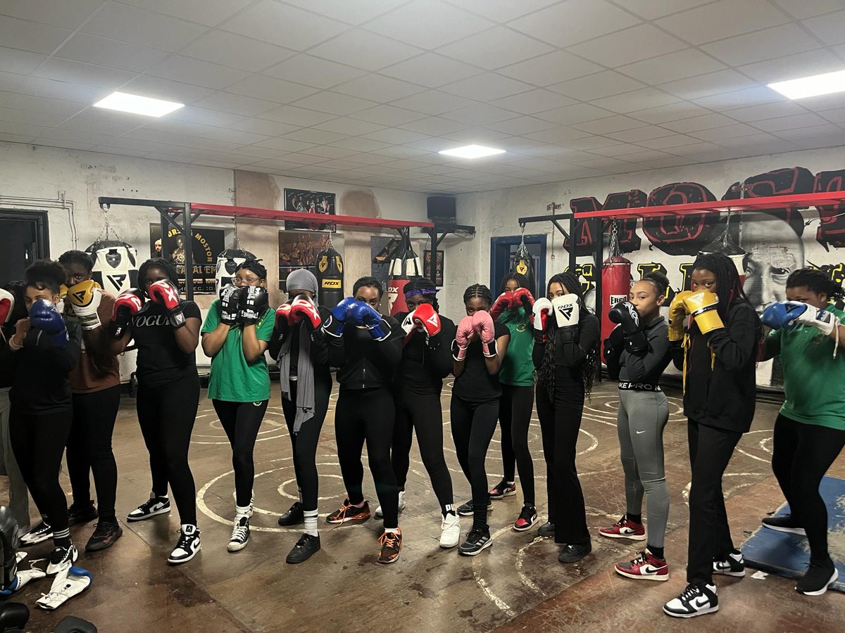 SMRCHS's tweet photo. Our Year 8 girls have been given a fantastic opportunity to take part in Boxing classes at Collyhurst & Moston Boxing Club
Great to see them getting involved in something new and challenging, well done girls ๐๐
#girlsboxing #Boxing #manchesterboxing https://t.co/qppCGdJNJl