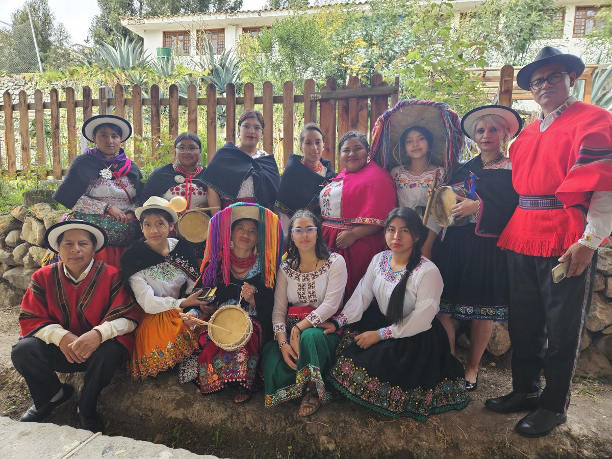 Está mañana en las instalaciones del Instituto Superior Pedagógico Intercultural Bilingüe Quilloac, se llevó a cabo la celebración del 𝐀𝐩𝐮𝐤 𝐒𝐚𝐦𝐢 𝐑𝐚𝐲𝐦𝐢.
<a href="/achanguin/">Ana Changuín</a> <a href="/Dan_Fajardo_Ch/">Daniel Fajardo Ch</a> <a href="/senescyt/">Senescyt 🔊</a>