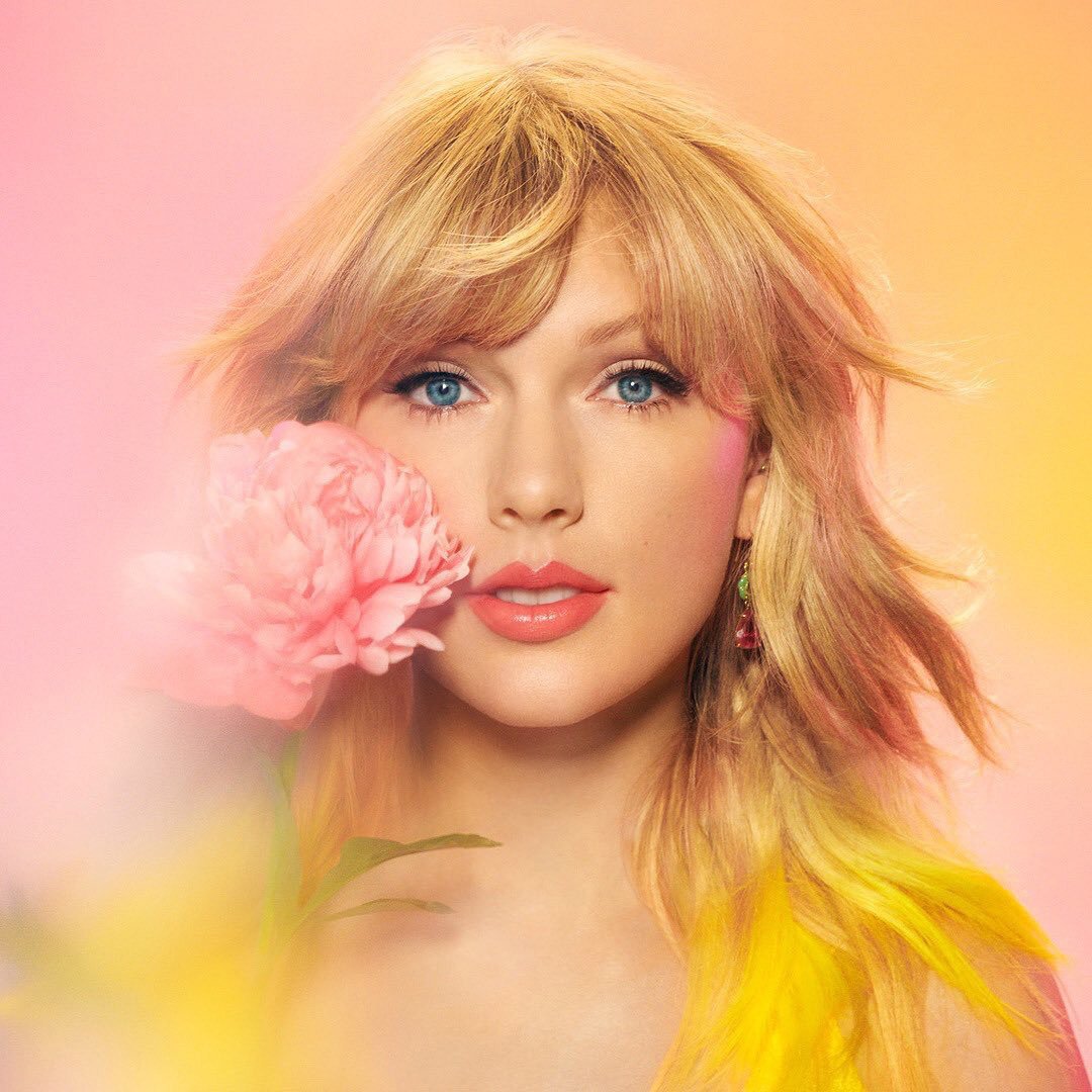 delightful_k's tweet photo. Flashback Friday to when I turned *my* Taylor into Taylor Swift. I still 🩷 these so much. She loves her "Tay Tay Swift" these days. 1/3🧵
@taylornation13 @taylorswift13 #miniswiftie https://t.co/1gS4wgcApW