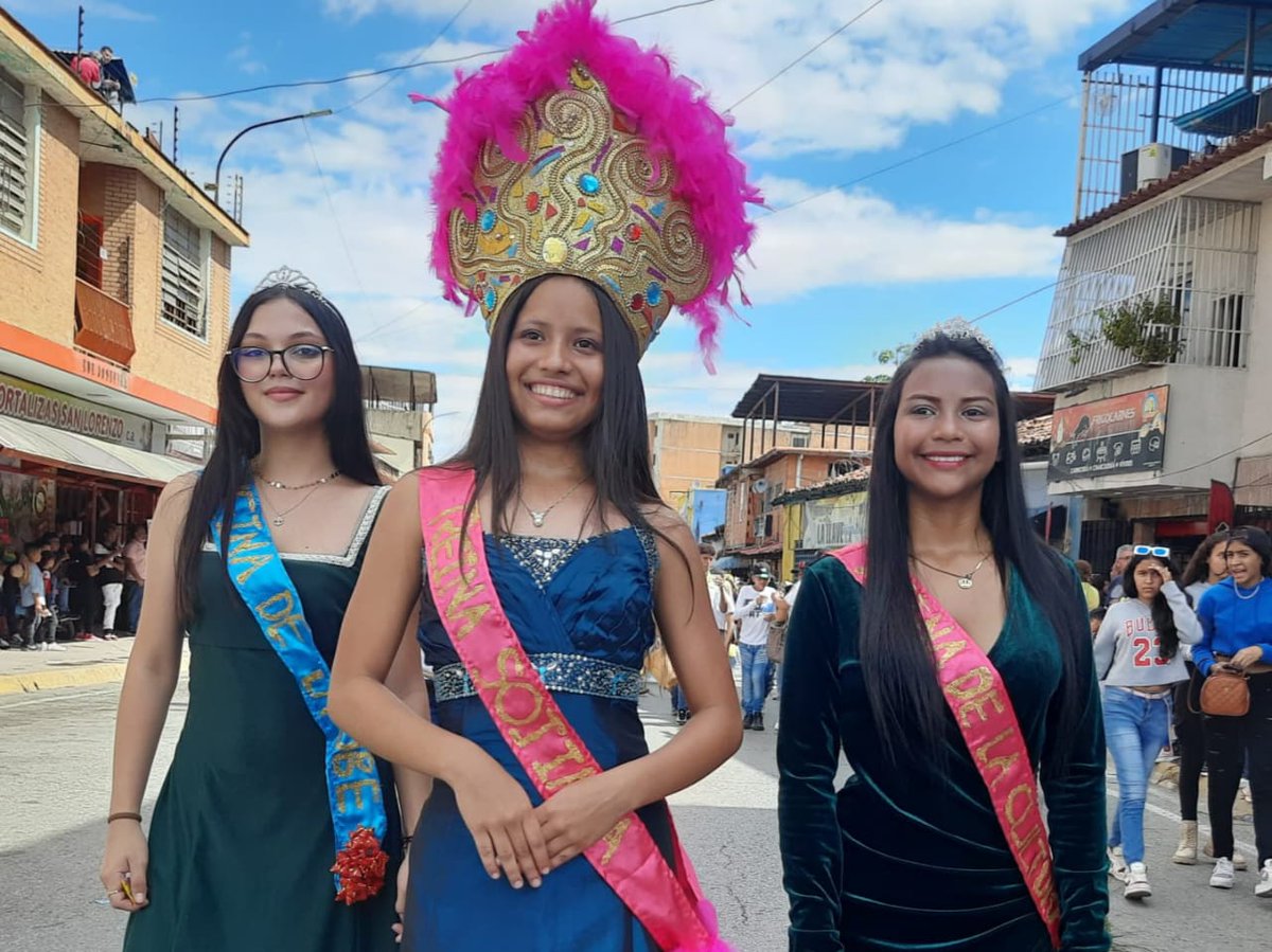 CDCE del Estado Guárico (@cdceguarico) on Twitter photo Y así se celebraron los #CarnavalesFelices 2024 "Festival de Carnaval, Guárico tú Destino 2024"🕺💃 con la participación de las diferentes instituciones educativas 🎉🎊🎈🎭 🥳 del Municipio Roscio.
<a href="/NicolasMaduro/">Nicolás Maduro</a>
<a href="/_LaAvanzadora/">Yelitze Santaella</a>
<a href="/EliasEducacion1/">Elías Zurita</a>
<a href="/CDCEGuarico/">CDCE del Estado Guárico</a>
@MPPEDUCACION Y así se celebraron los #CarnavalesFelices 2024 "Festival de Carnaval, Guárico tú Destino 2024"🕺💃 con la participación de las diferentes instituciones educativas 🎉🎊🎈🎭 🥳 del Municipio Roscio.
<a href="/NicolasMaduro/">Nicolás Maduro</a>
<a href="/_LaAvanzadora/">Yelitze Santaella</a>
<a href="/EliasEducacion1/">Elías Zurita</a>
<a href="/CDCEGuarico/">CDCE del Estado Guárico</a>
@MPPEDUCACION