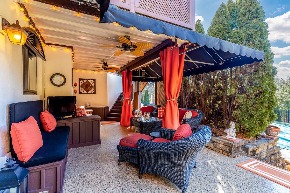 DorgerDiff's tweet image. UPSCALE ONE-FLOOR LIVING!

Enjoy this bright and spacious transitional ranch in sought after Catalpa Ridge of Lebanon. This home boasts an airy open floorplan with a practical split bedroom configuration. 

For More Details visit us at dorgerdifference.com/listings

#realestate