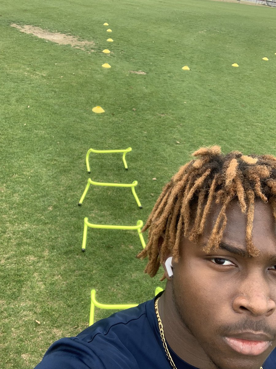 Still grinding 🤫 <a href="/CoachRobRTCA/">Kevin Robbins(RTCA) M.Ed, CSCS 💪🏾</a> <a href="/SnapWoodDLegend/">Coach Snap Wood</a> <a href="/WarnerUFootball/">Warner Football</a> <a href="/everette_jones/">Everette Jones</a>