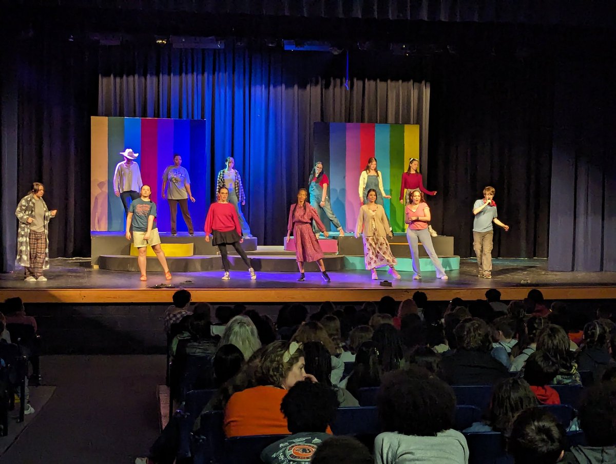 bhs_smith's tweet photo. Excited to host the @BlackmanMiddle 6th graders on campus today for a high school performance of School House Rock: The Musical. Such talented students and a great audience! And a special thank you to our teachers who helped provide a quick bus escort in the rain! #WeAreBlackman https://t.co/AB7Tp5dld6