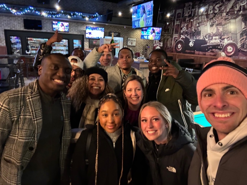 RoCocoInc's tweet photo. Thank you to our awesome hosts who showed a few of their favorite spots around Detroit while we were in town for new client training. ๐
#rococoinc #Detroit #welcometodetroit #foodies #worktravel #businesstrip https://t.co/QuHfKzbsAK