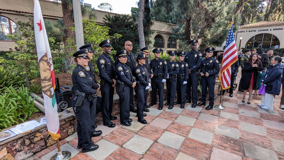 Congratulations to the new Los Angeles Airport Police Officers for taking on the responsibility of protecting the aviation community ⁦@flyLAXairport⁩. Los Angeles Academy Class 8-23.