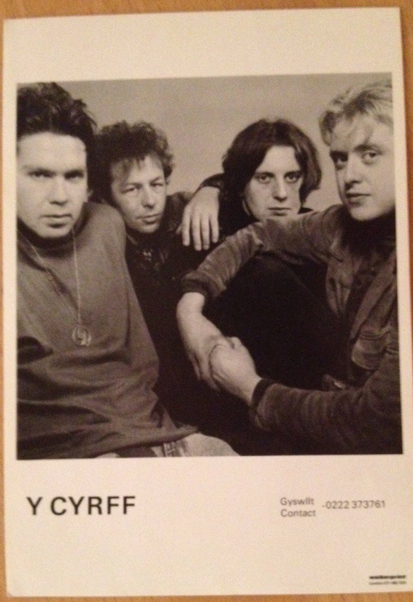 It’s Welsh Language Music Day today! Coincidentally it’s 33 years since I went to this incredible Welsh line-up in Cardiff. It snowed while there & a fire alarm went off… got lost going back in and somehow ended up on stage with Y Cyrff! They are still one of my all time faves!