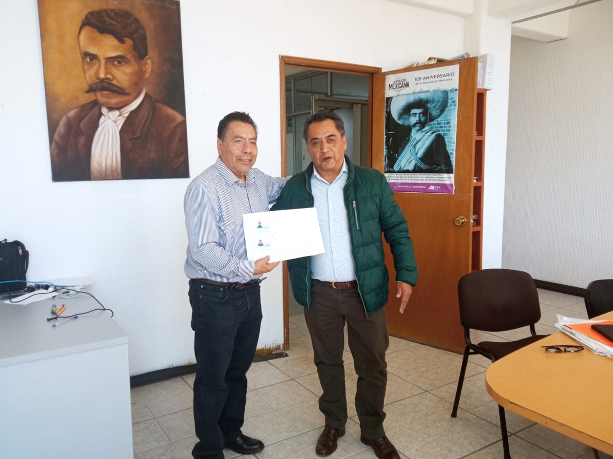 RAN_Nacional's tweet photo. Nuestra representación en #Oaxaca llevó una #JornadaAgrariaItinerante a la comunidad de Estación Sarabia en el municipio San Juan Guichicovi, para acercar nuestros servicios a los lugares más apartados.
#ElRANCercaDeTi https://t.co/FYrPy3iAc2