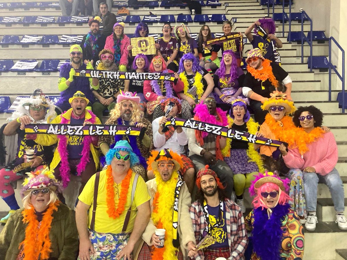 HBCNantes's tweet image. 🎉 Match carnaval à Dunkerque ce soir :

Nos supporters respectent le thème à 200% !!! 😅
🟣🟡

#USDKHBCN