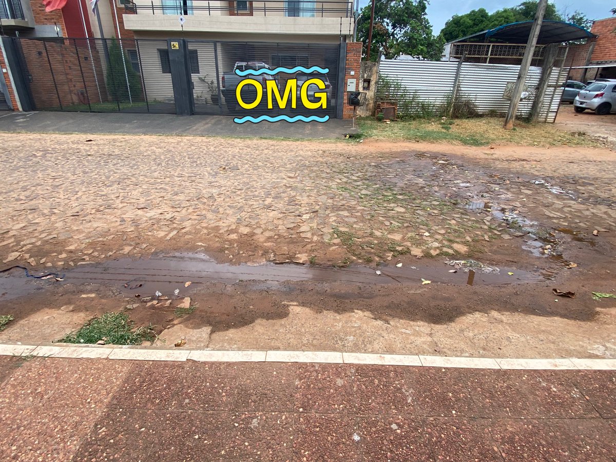 loretinelli's tweet photo. @EssapSA mi numero de reclamo es 15029 hace mas de una semana q este caño esta roto y no vienen a solucionar. Necesitamos solución para esto!! https://t.co/q8H795JWYw