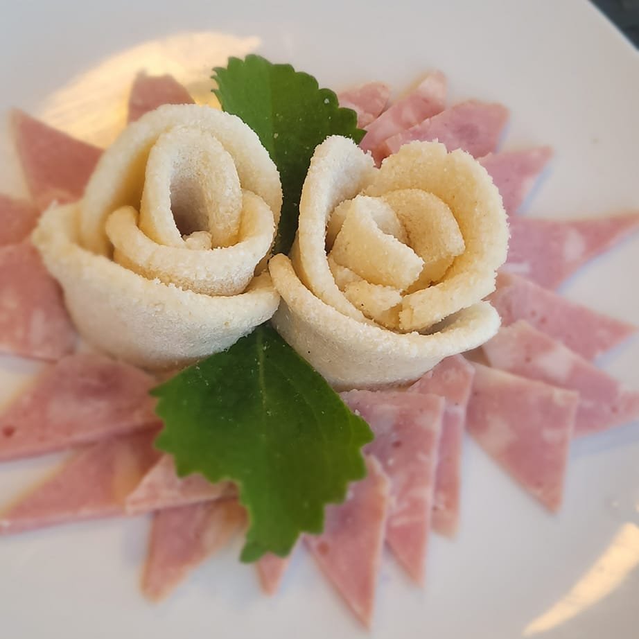PalmaresGranma's tweet image. Este #Sabado la cita es en el mismo lugar 📷 busque el #hotelroyalton y nos podrá encontrar 📷 #palmaresgranma presente en las #nochesdecubanía con propuestas que serán de su agrado 📷 Te esperamos!
#simplementejuntos
#14defebrero #enfamiliayconamor
#CubaÚnica