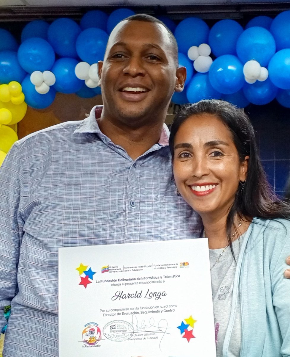 En nombre de la Ministra de la Educación <a href="/_LaAvanzadora/">Yelitze Santaella</a> y la  Presidenta, profa Leivi Roa <a href="/leivi24/">Leivi/Oceanía</a> los directores y directoras de Fundabit recibieron reconocimientos por su excelente labor en nuestra fundación.
#23AniversarioFundabit 
#SomosFundabit