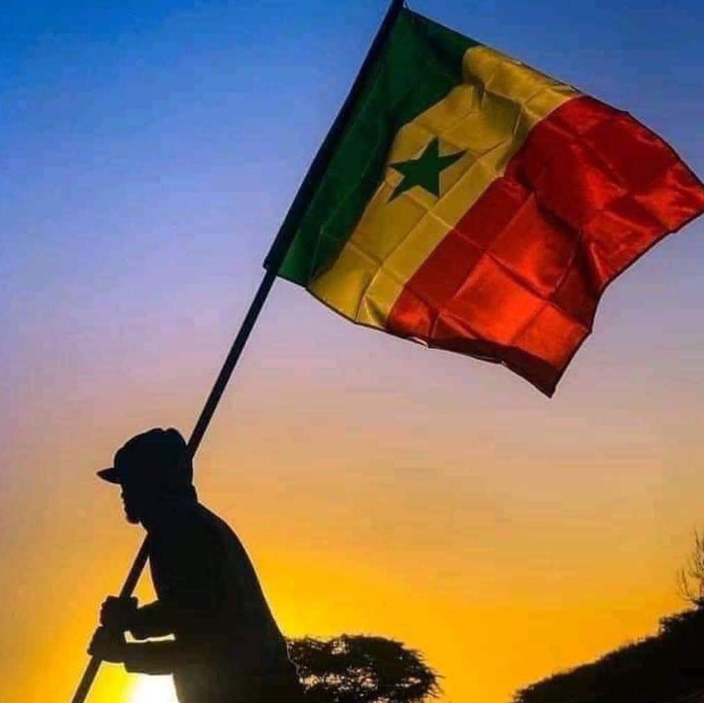 NDONGFARBA's tweet photo. Quand la dictature est un fait, la révolution devient un droit🇸🇳 https://t.co/Q58UCIxvZA