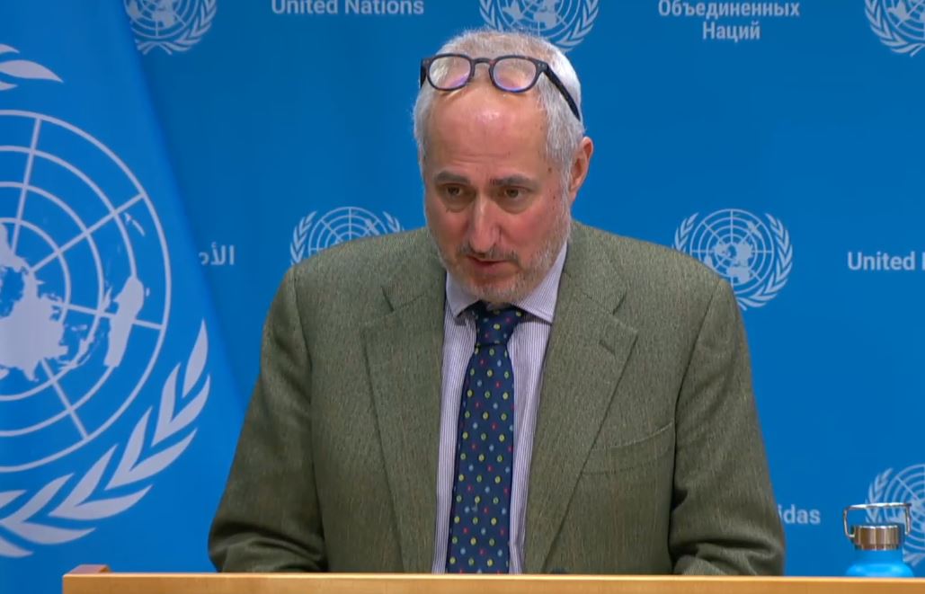 The #UNSG Spox @StephDujarric says the @UN 'would not in any way support forced displacement' of civilians, many of whom have already been displaced to #Rafah. He warns that it's basically impossible for the #UN to protect people from tank fire or artillery shells. This comes…