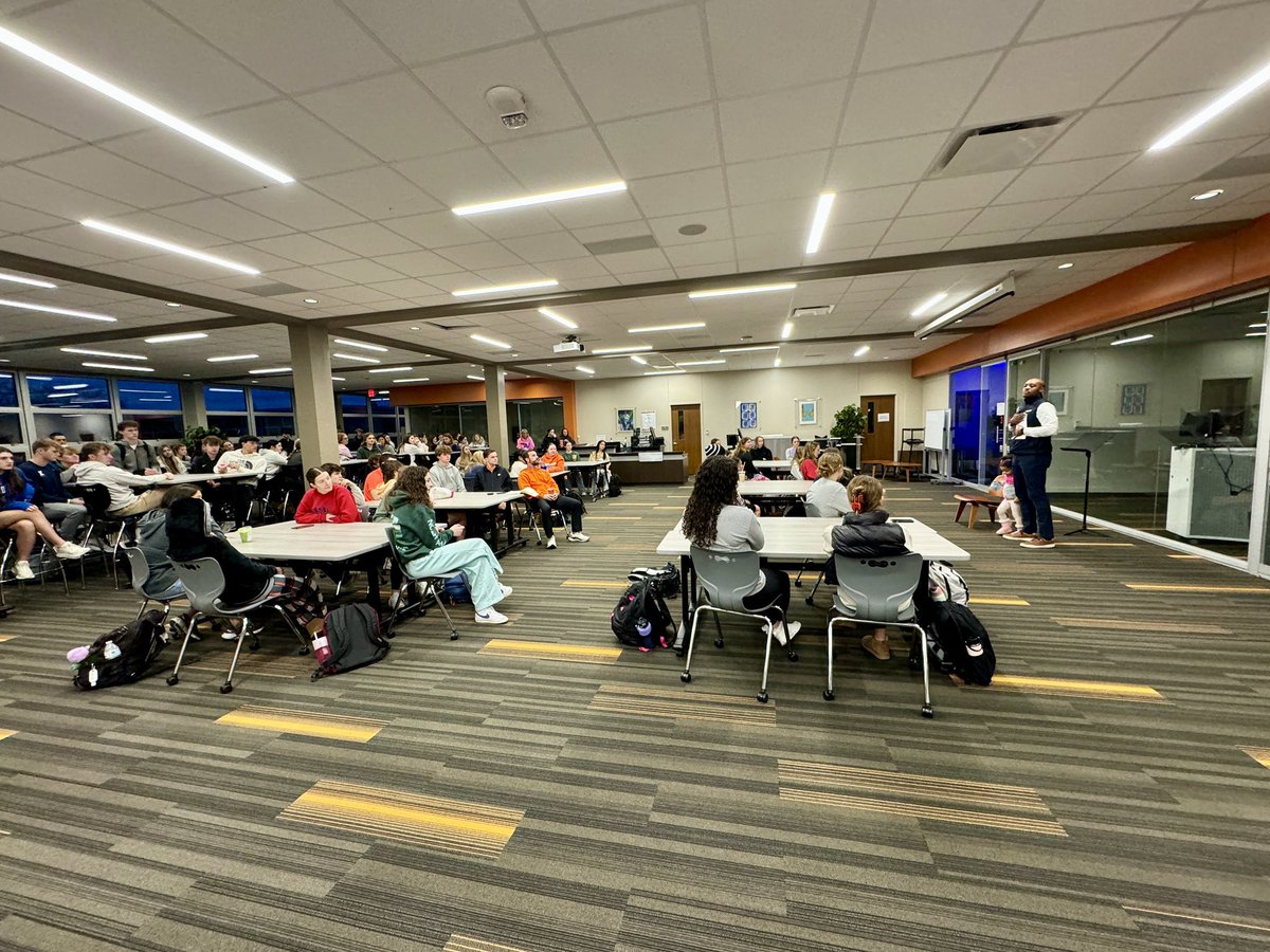 SALTAnderson's tweet image. Huge thank you to @AndersonRaptors &apos;02 grad @IAM_MLT for speaking to SALT this morning! 

&quot;Learn to work harder on yourself than on your sport. If you work on yourself, you&apos;ll naturally get better at your sport too...Set goals that are going to stretch you.&quot; 

@AHSRaptorsAD