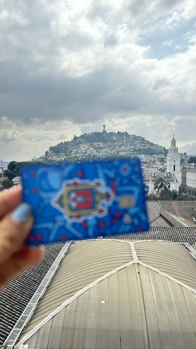Ximeca07's tweet photo. Uno de los elementos que hizo más eficientes mis viajes en el @MetrodeQuito durante la última semana fue la tarjeta ciudad, un gran avance para el transporte público de Quito. Conseguir mi tarjeta fue sencillo solo registrarme en la página y recogerla en la estación más cercana https://t.co/r3KT4CDyUn
