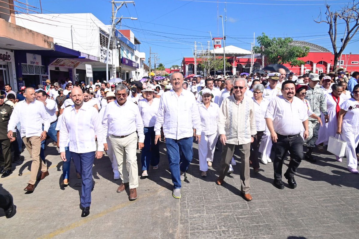 cmmerino's tweet photo. Esta mañana tuve el honor de participar en el CXI aniversario de la Marcha de la Lealtad en Tenosique que culminó frente a la glorieta del "Caballero de la Lealtad" José Maria Pino Suárez; reafirmando nuestros compromisos con los valores que son principios del humanismo mexicano. https://t.co/vTaaR2VDaM