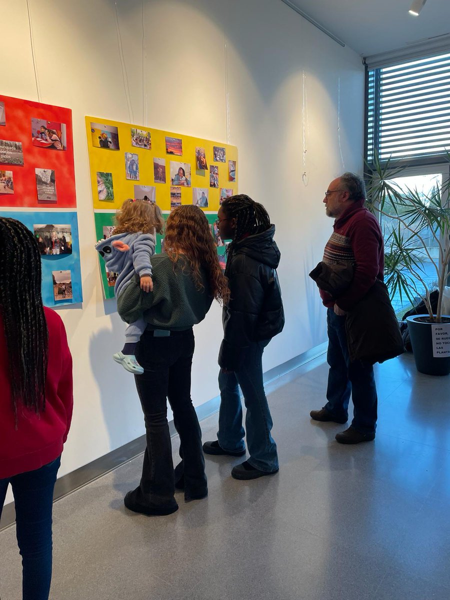 El concejal socialista @GarciaMeilanjj ha asistido a la inauguración de la exposición ‘Retos y alternativas en el barrio Buenos Aires', en el Centro Municipal Integrado Vistahermosa.

#Salamanca