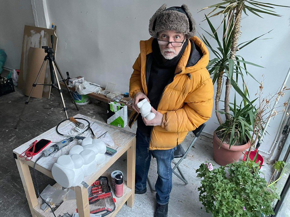JasonSimpsonArt's tweet photo. Final inspection after my new @dremel attachment and diamond rifflers on my practice piece #Happy #FinalStraight #Stonecarving @kallergifour #PentelicMarble #Marble #Metaxourgeio #Athens #Greece 
📸 @t0ne156 

Collecting new plants at the studio with a new geranium #wellbeing https://t.co/OWrpFv1Kxl