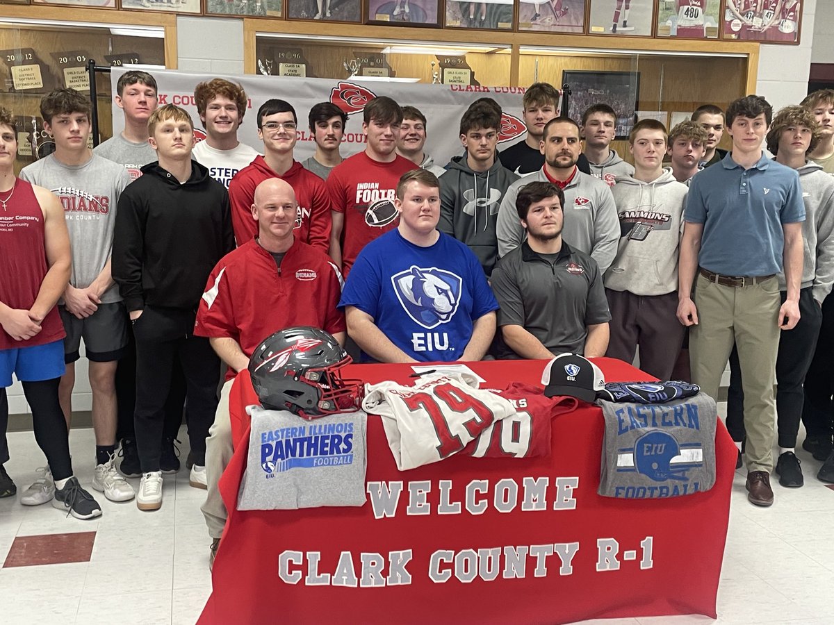 ChrisDuerr's tweet photo. What a year for football in Northeast Missouri as ⁦@ClarkCoIndians⁩ Offensive Lineman Clint Chamley becomes our Region’s 4th D-1 Signee inking with ⁦@EIU_Panthers⁩ https://t.co/91drYezfRN
