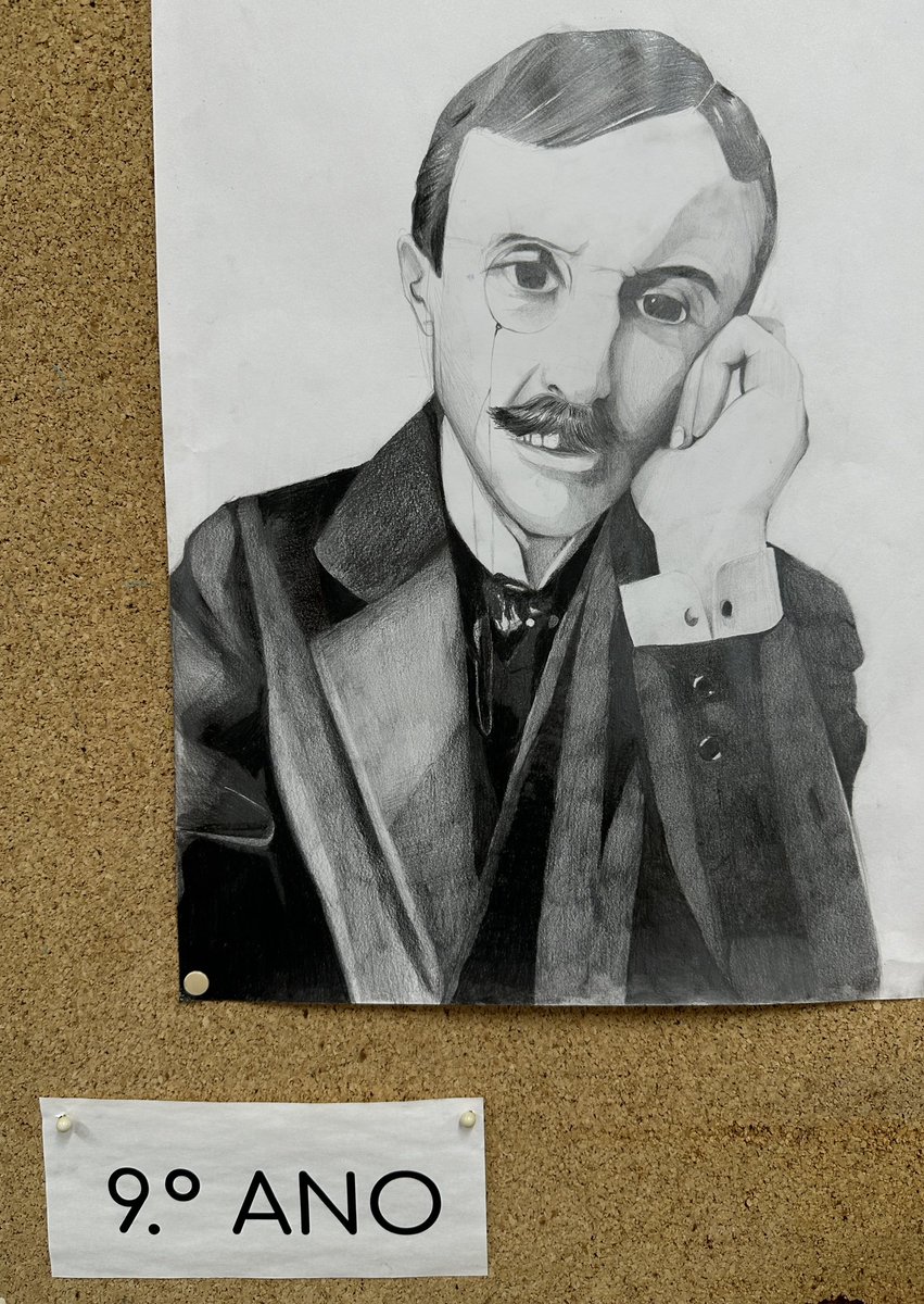 Can you guess who?

Portuguese and Art creating together…
9° ano student work.

#StJuliansLisbon 
#TheJoyOfLearning
#StJuliansBilingualCurriculum

📸 by <a href="/mppmariappinto/">Maria Pinto</a>