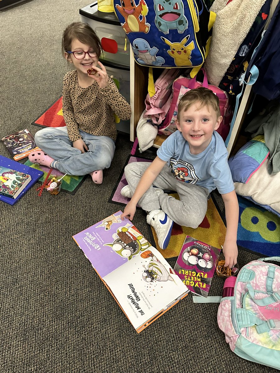 When the reward for filling our star jar is bringing a book from home. I make it a read and feed! It was so fun watching them share their books from home! They had so much fun! @mebuckman @abbott_mps