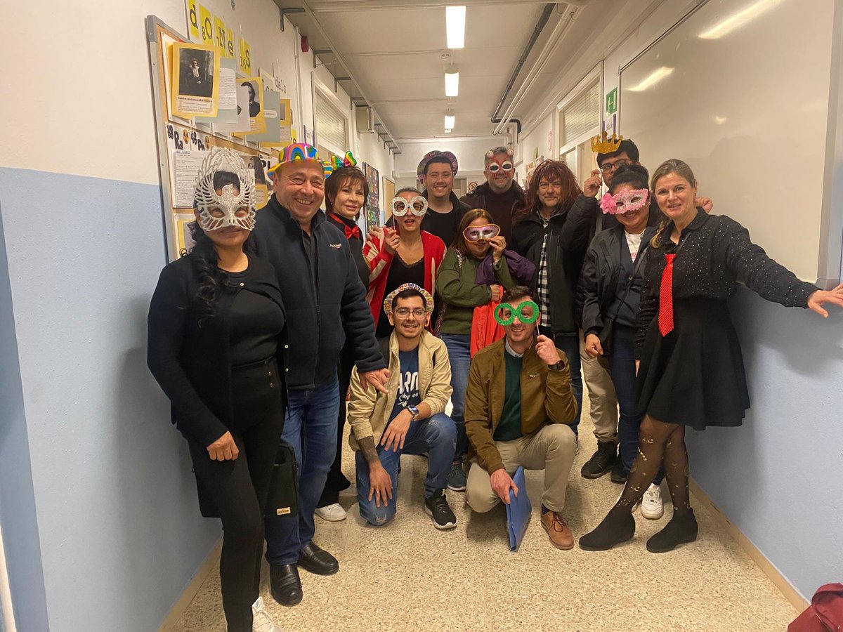 CfaCornella's tweet photo. El @cfacornella s'omple de #disfresses i #somriures!Ha arribat #Carnaval!Grups d'#Anglès,#GES,#Competic i altres estudis han gaudit d'un dia molt especial! Recordeu que el centre romandrà tancat dilluns 12,dia de lliure disposició. #carnestoltes2024🎭
@educaciocat
@CRPCornellaSJD https://t.co/bGkKeYrBdQ