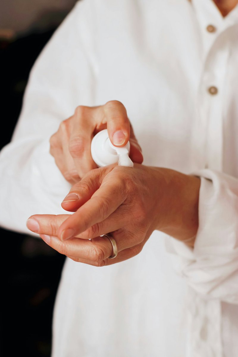 InstitutoESB's tweet photo. Orgullosos de anunciaros la colaboración con #muttuland 
Ya no hay excusas para no poner en práctica los conocimientos que tenéis en Aromaterapia, crear tu marca personal, hacer tus cremas naturales…
Además, los tres primeros meses los alumnos tenéis un gran descuento. https://t.co/roswATE6DR