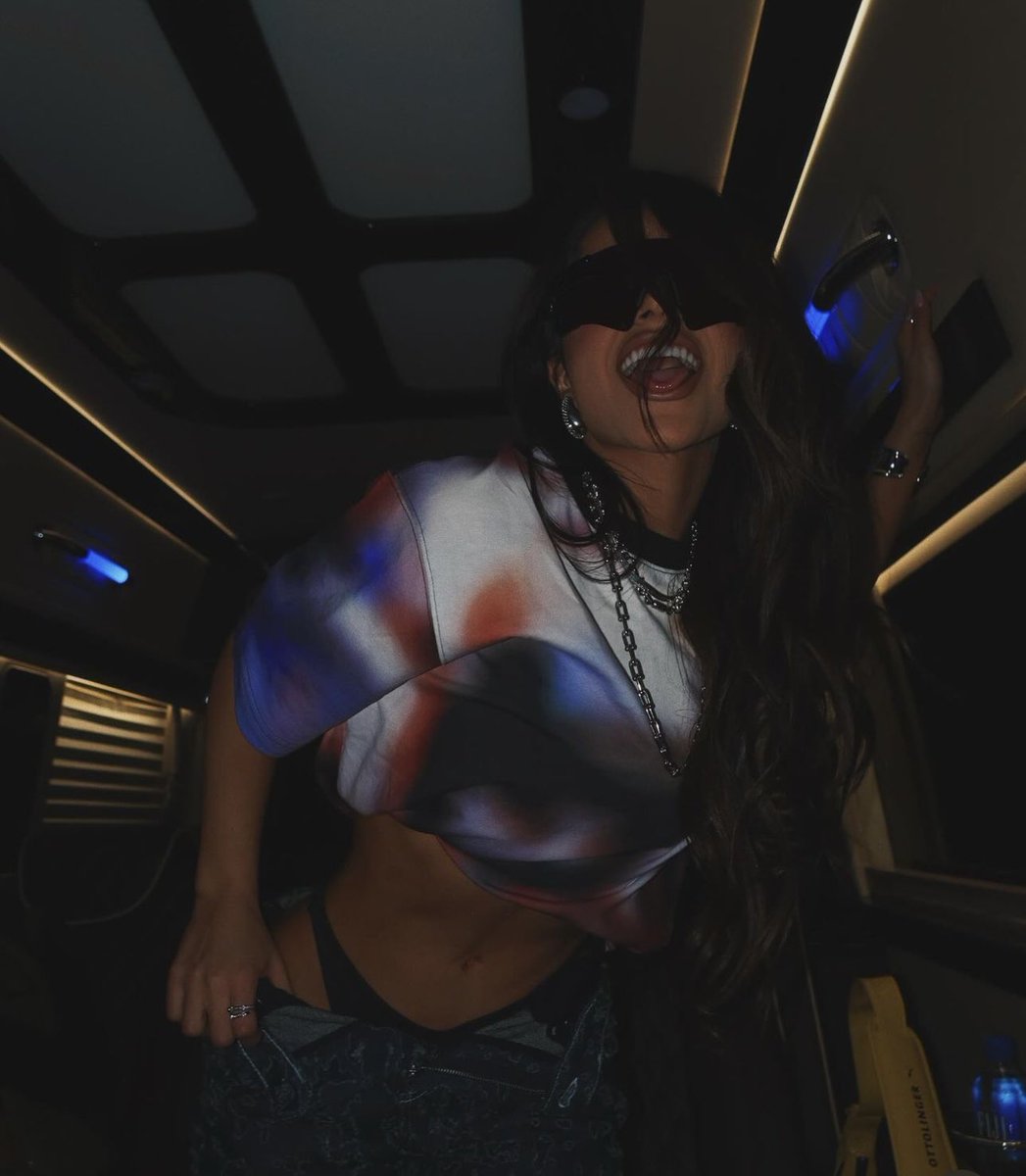 iambeckyg's tweet photo. ✨ nyfw dia uno ✨ https://t.co/UzXPOLTnvK
