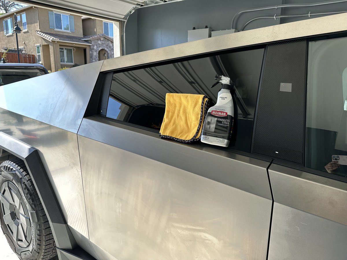 twraps's tweet image. Fridge cleaner!