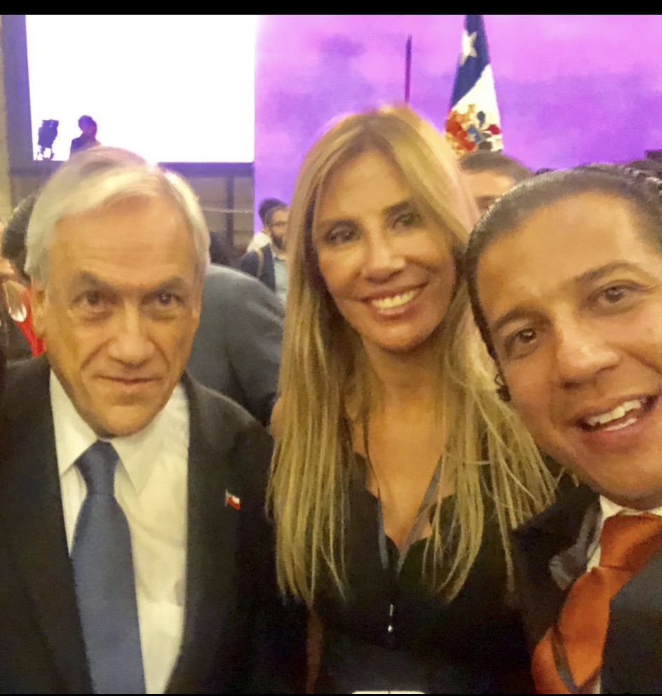 BelenHidalgo's tweet photo. La Emotiva Ceremonia en Honor a Sebastian Piñera ha sido Hermosa!! Nunca en Chile había visto un funeral con tanto reconocimiento.
Me despido orgullosa de haber compartido y conocido a UN GRAN Hombre.! trabajador, respetado, admirado y querido por todo el pueblo de Chile. Q.E.P.D https://t.co/8VB68Mj8l0
