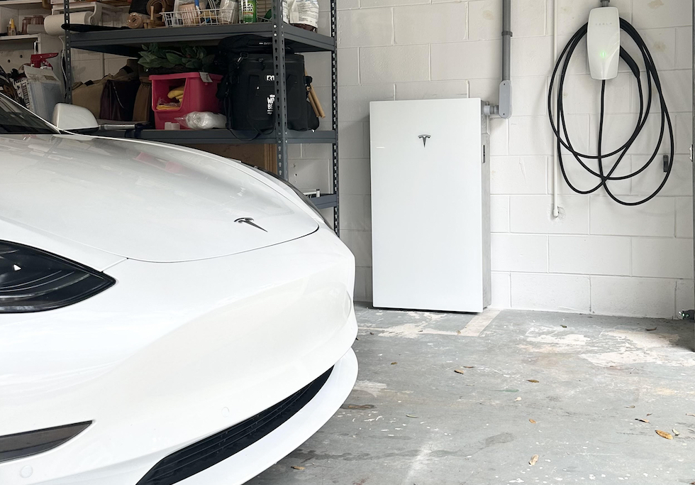 SunVenaSolar's tweet photo. We're incredibly proud to be chosen by @teslaenergy  as the sole provider of their Powerwall 3 for its initial launch in the state. Here’s a glimpse of the first-ever Powerwall 3 installation in Florida. #cleanenergy #powerwall3 https://t.co/P1FgKvvHQ4