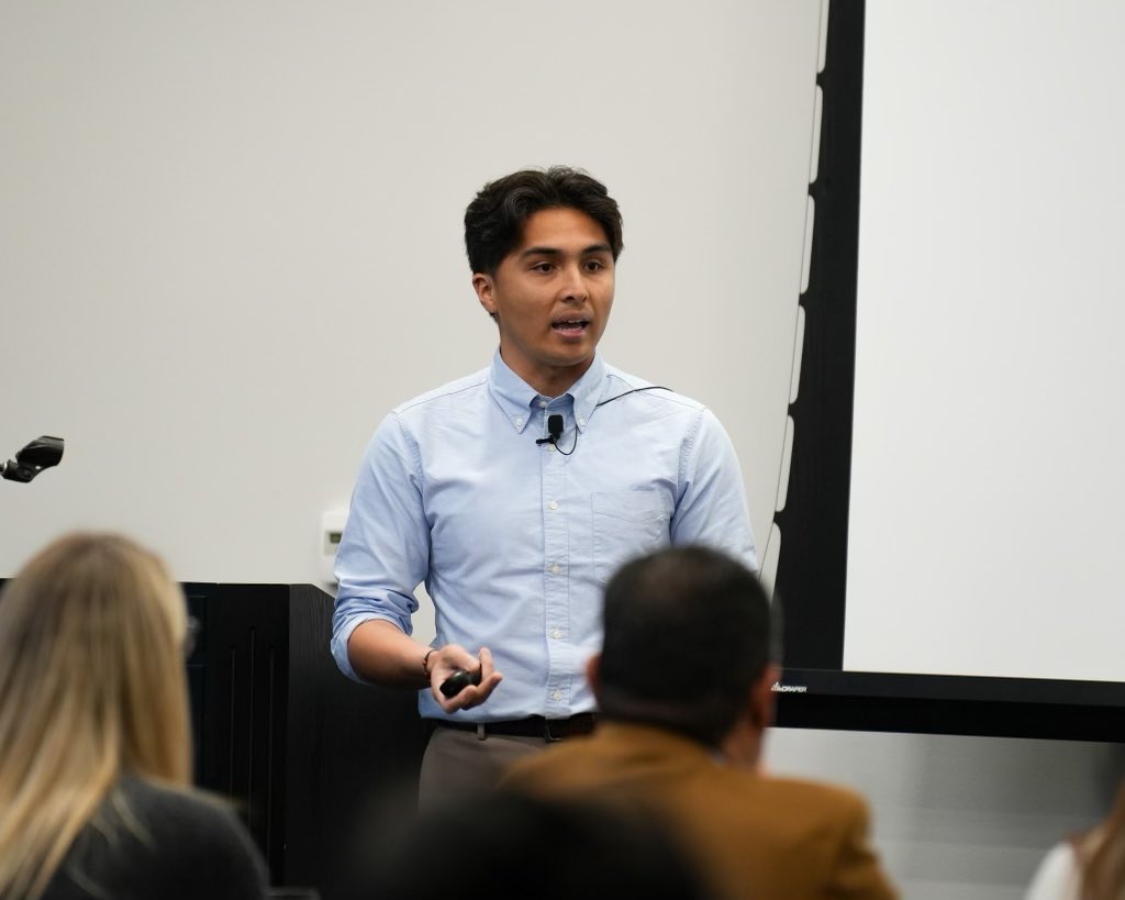 UCIrvineGD's tweet photo. First two tickets to UCI Grad Slam Finals have been punched! 🎟️ Congrats to our Heat 1 Winners:

Bryant Pahl 🏆
Elena Slominski 🏆

#GradSlam10 | #UCIGradLife https://t.co/D1GA7xq4VR