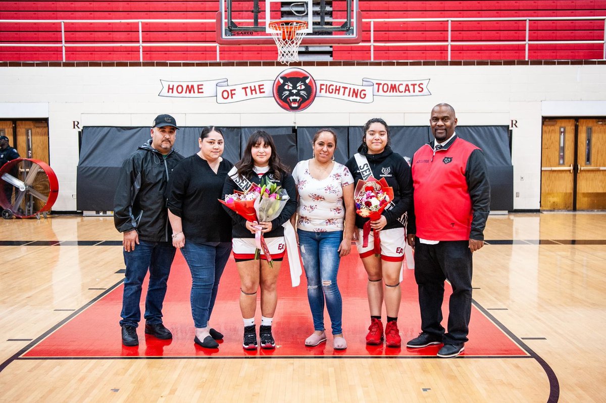 ealadycats's tweet photo. Want to send a special thank you to our senior lady cats Daisy and Estefany for all their hard work and dedication over the past 4 years in our program. Your tomcat family is wishing you the best of luck in your future endeavors! Remember, once a tomcat always a tomcat 🐾❤️ https://t.co/tjIPtkTgF2