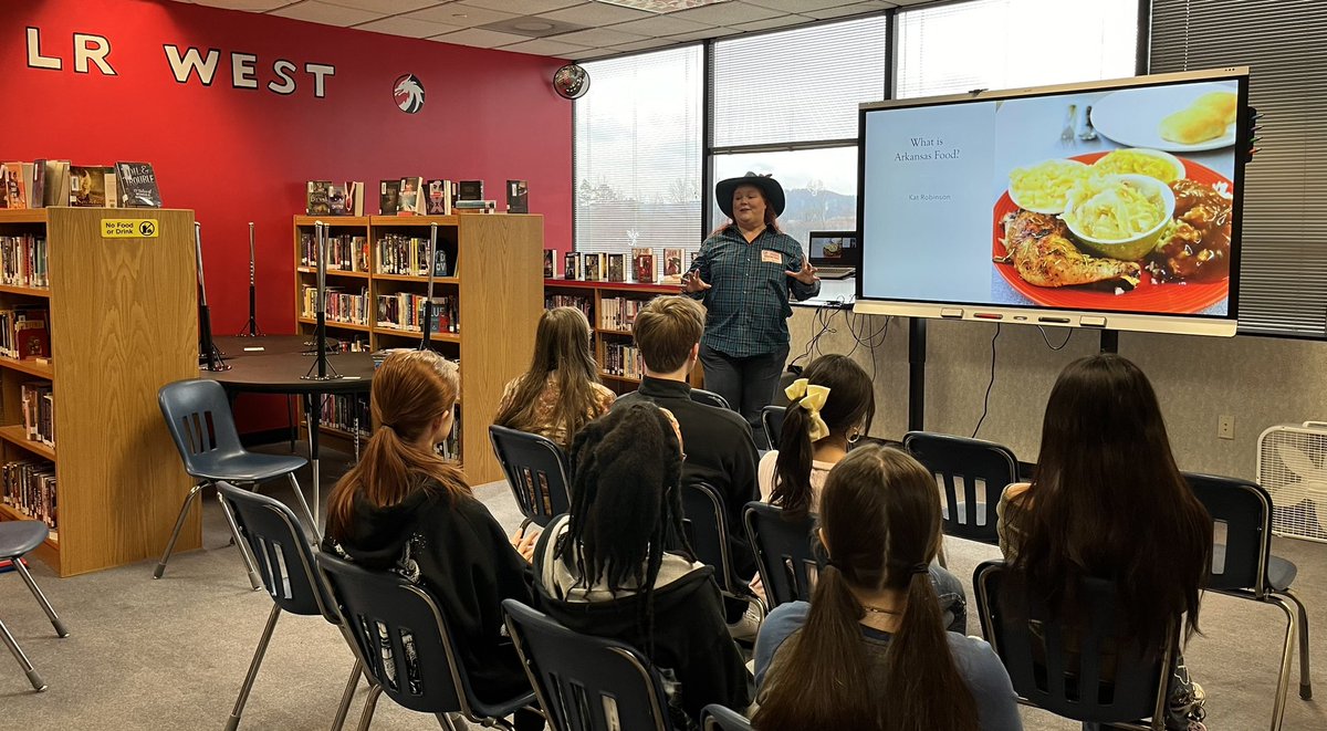 @LRWHSOI library had a great visit today from Kat Robinson (AR food historian, author, producer, etc.) for Flex Day! Students got to hear talks about AR food and self-publishing!