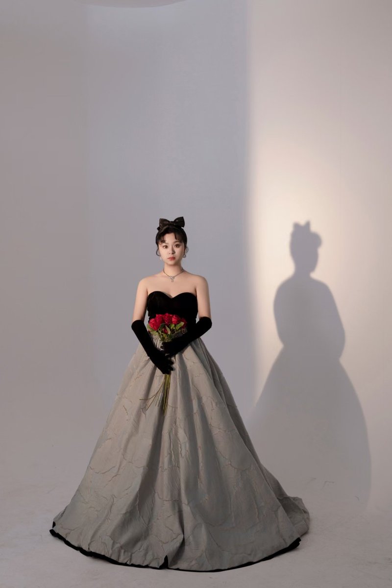 biuwangsx's tweet photo. 女教师 https://t.co/Q5NjcOlRSF