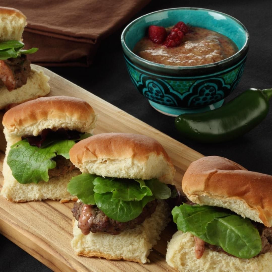 Gearing up for the Big Game on Sunday? Friends and family won't be able to resist these Jalapeno Sliders with Raspberry Mustard sauce. What else is on the menu for game day?
redrazz.org/recipe/jalapen…