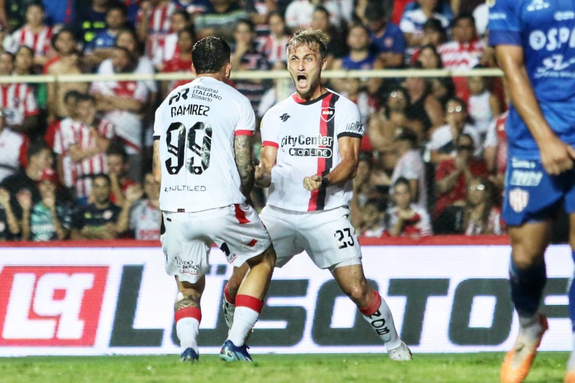 Newells's tweet photo. ¡Qué partido jugaron estos dos! 🥵🥵 https://t.co/CsN8SNbKoy