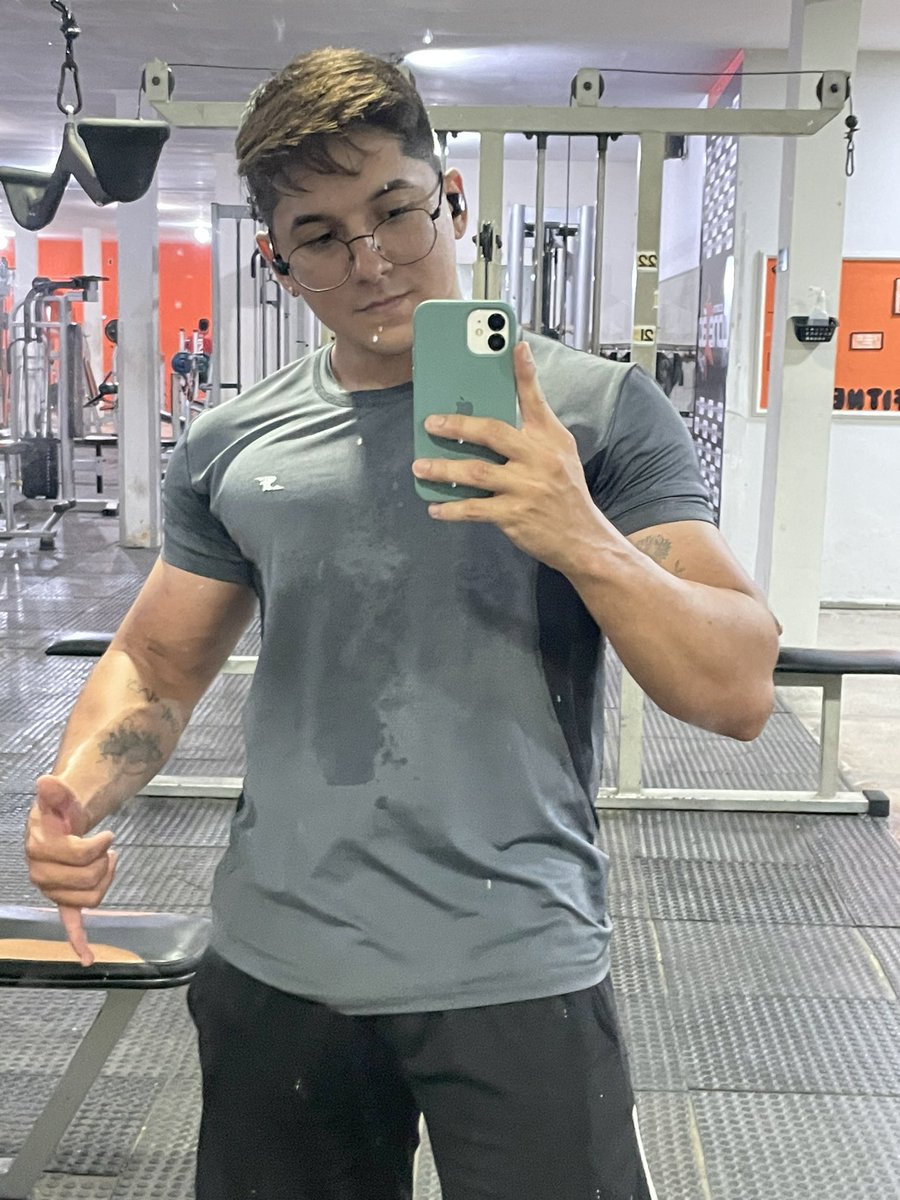hugodfaria's tweet photo. Meu carnaval será macetando os pesos da academia amém https://t.co/LqoeE8qxNp