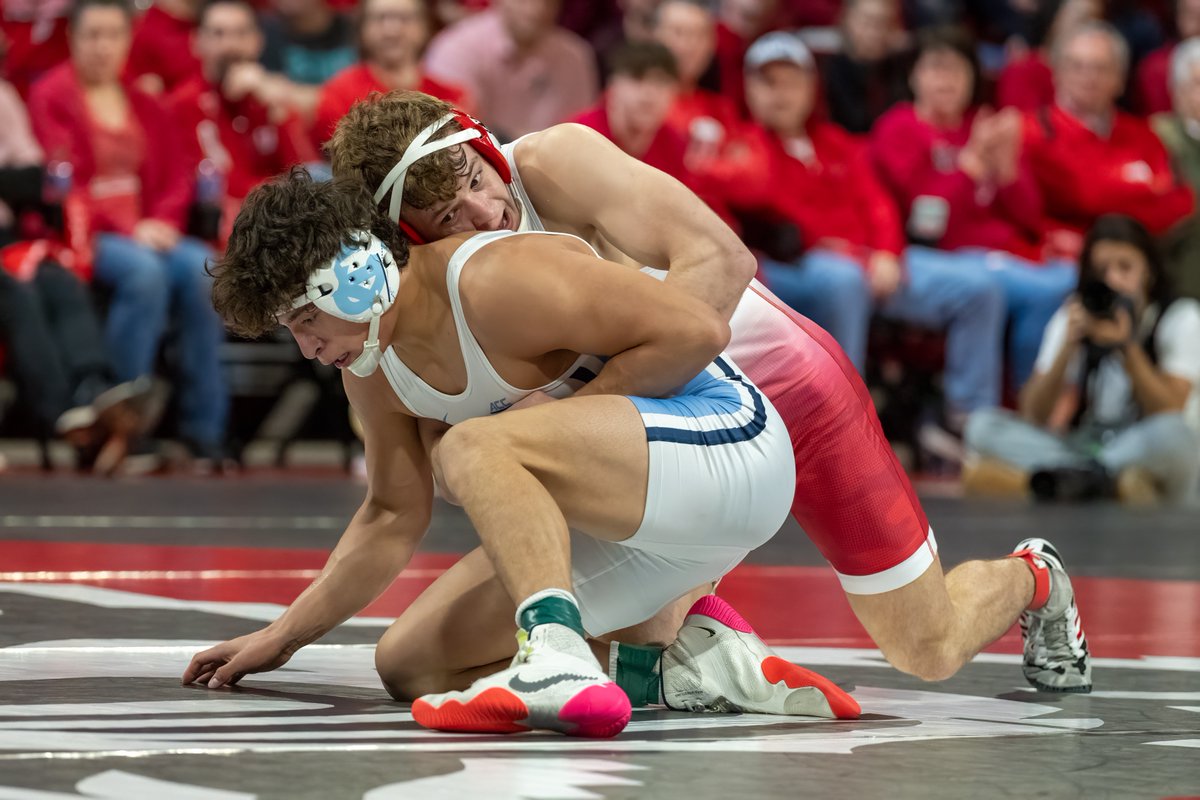 A 𝐅𝐈𝐄𝐋𝐃(s) day at 165!

<a href="/Derek_Fields20/">Derek Fields</a> puts the Pack ahead 7-0 after an 11-7 victory over Virginia's Nick Hamilton!