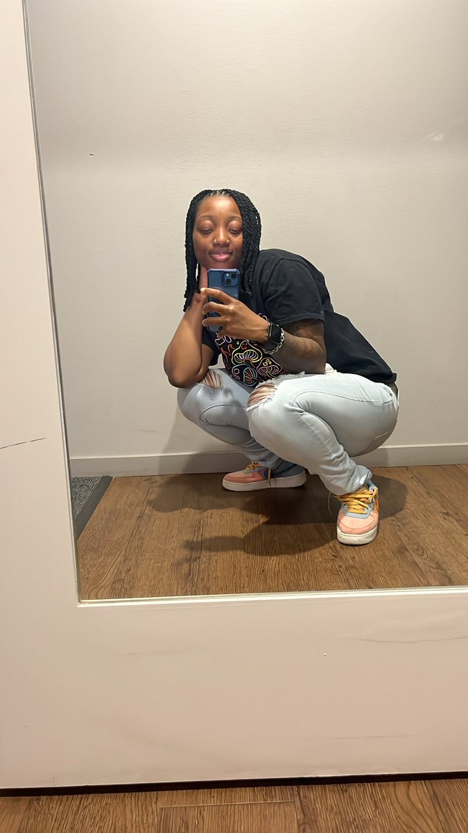 hooperchick15's tweet photo. Bitch I’m 27!!! Happy birthday to me 💋 https://t.co/nXy57sCxFT