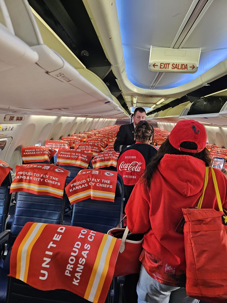 UA1989 MCI-LAS
<a href="/united/">United Airlines</a> #SuperBowlLVIII