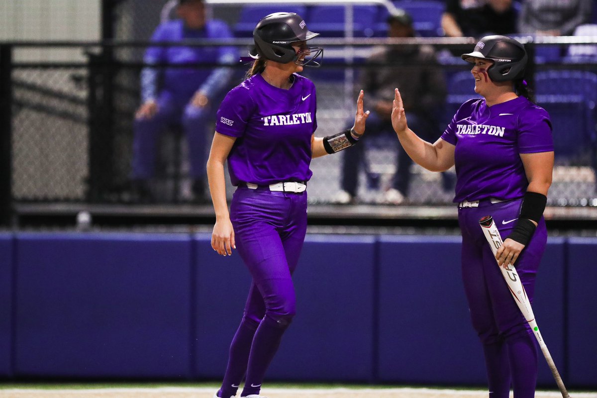 TarletonSB's tweet photo. Mid-way flicks 📸

The Texans lead the Cardinals 7-2 after a 5 spot in the top of the 5th! https://t.co/Nr8BC82xR0