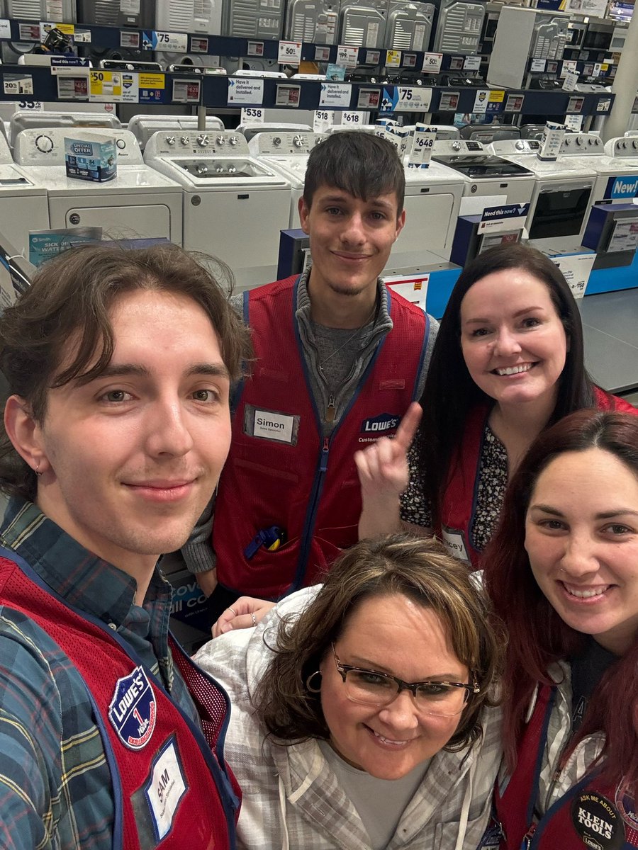 Tracey Fox tweet media