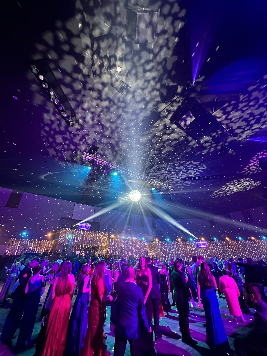 aaronsain's tweet photo. Favorite night of the year! #nighttoshine2024 #nashville https://t.co/mKmUIUU6CC