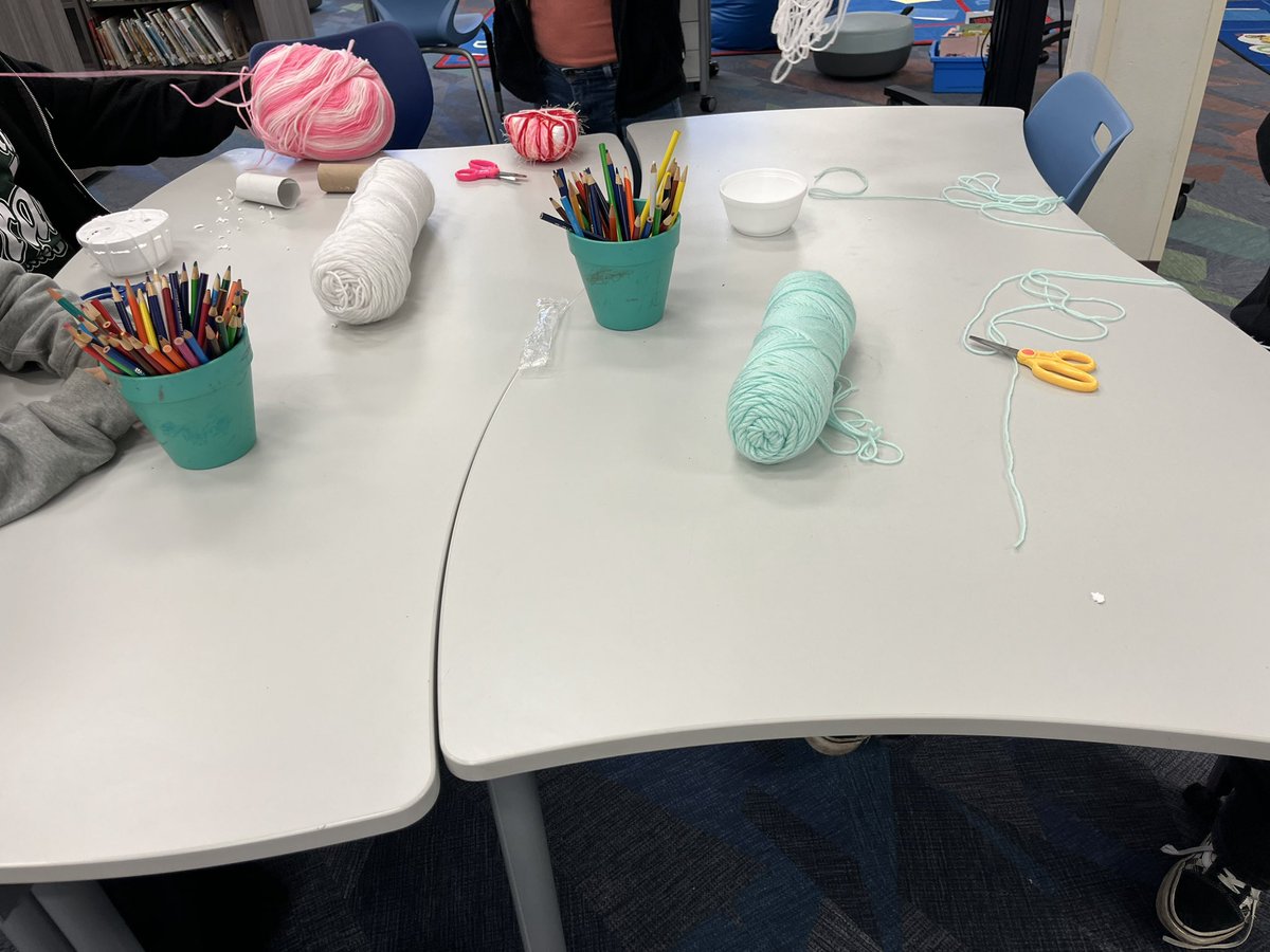 c_jackson78's tweet photo. 3rd-5th we read “Unbound: The Life and Art of Judith Scott”, and we learned all about her story and then created Woven Sculptures inspired by her. @VoigtLibrary @VoigtAIA_RRISD https://t.co/wlAL1BuO2f
