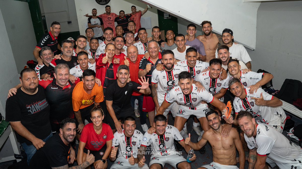 ChacaOficial's tweet photo. 𝘾𝙃𝘼𝘾𝘼, 𝘾𝙃𝘼𝘾𝘼 𝘿𝙀 𝙈𝙄 𝙑𝙄𝘿𝘼𝘼𝘼𝘼𝘼 
🇾🇪 🇾🇪🇾🇪

Triunfazo dedicado al Capitán 5️⃣ y Tony

#ElOrgulloDeSerFunebrero🎩 https://t.co/38KiUJvZJz
