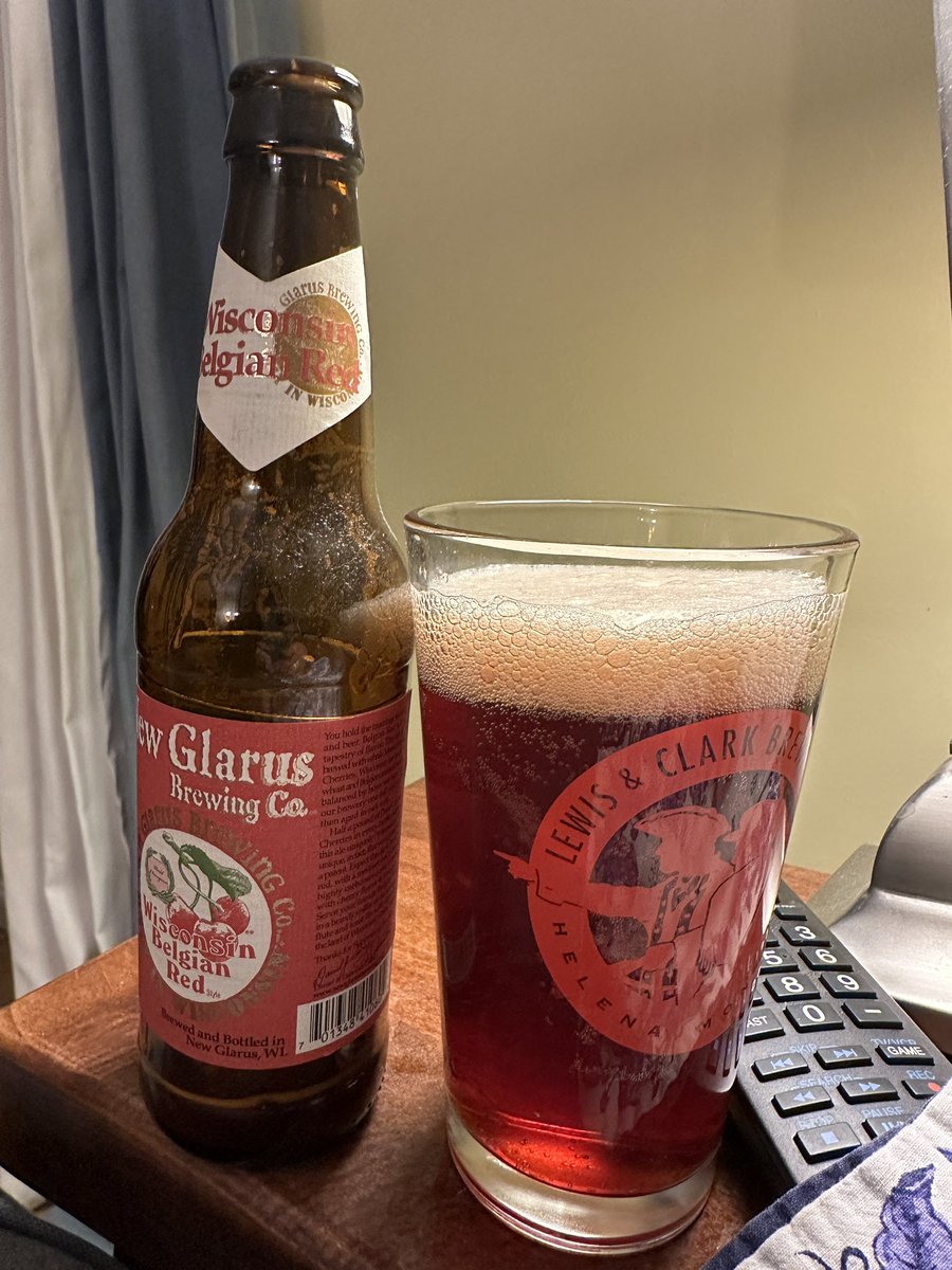 Another Friday night and time for a #WIBeer classic… Wisconsin Belgian Red from @newglarusbrew #beer #bière #пиво #cerveja #cervesa #cerveza #craftbeer #BeerForStrangeClimates